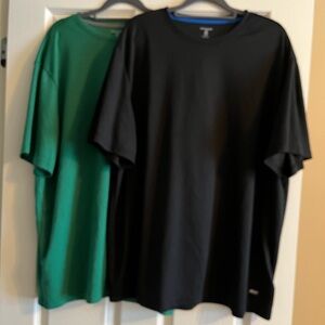 Mens Amazon Essentials Black and Green Short Sleeve Tees. Set of two.